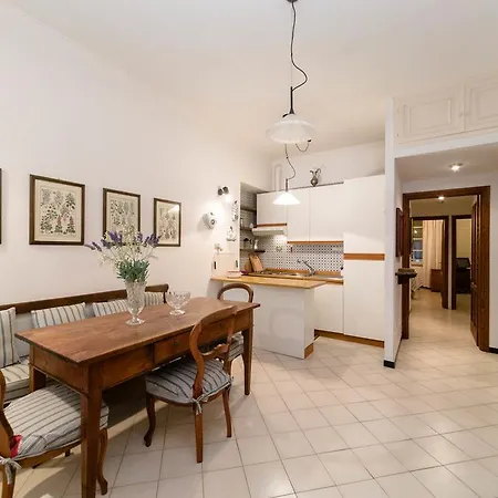 Downtown Flat Chiavari